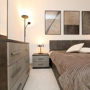 Appartamento Comfy Living! Renovated 2 At Ambra Apartments-lift-secure Parking-great Area!, Olbia